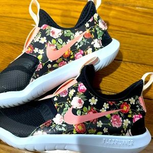 Girls Nike Flex Runners